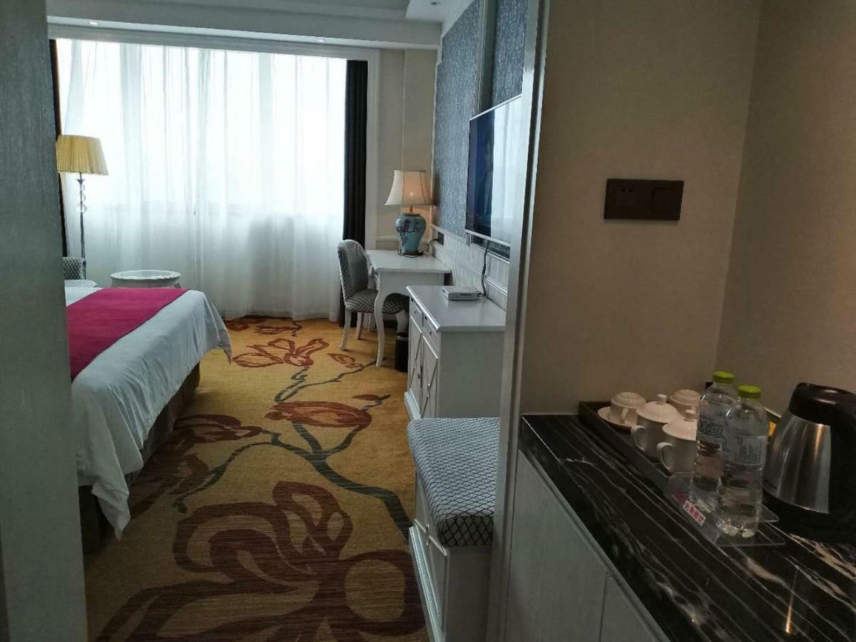 Ramada Encore Wyndham Nanning City Center Qingxiu Exterior foto